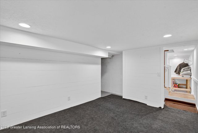 1140 N Smith Road, Eaton Rapids, MI 48827