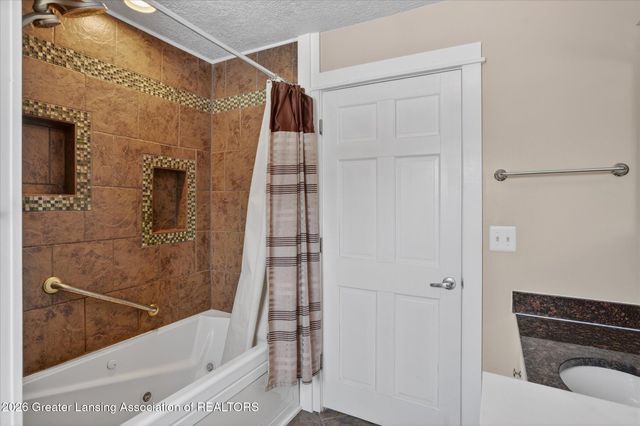 1140 N Smith Road, Eaton Rapids, MI 48827