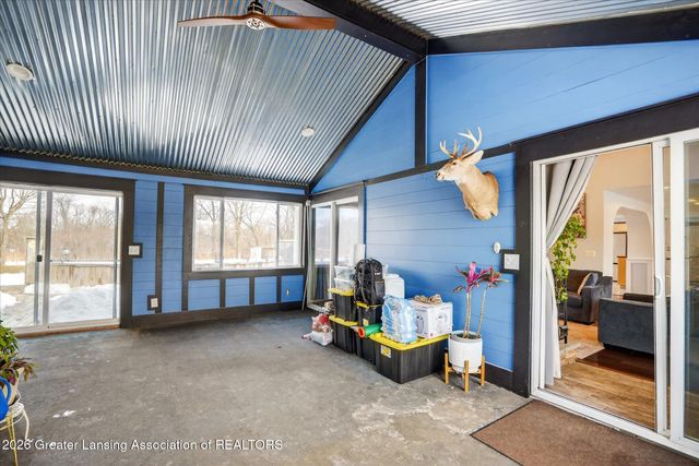 1140 N Smith Road, Eaton Rapids, MI 48827