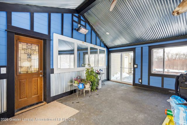 1140 N Smith Road, Eaton Rapids, MI 48827