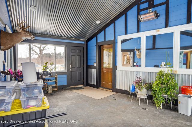 1140 N Smith Road, Eaton Rapids, MI 48827