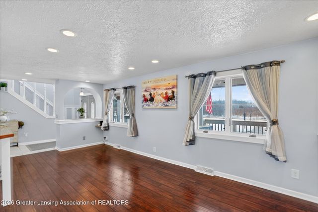 1140 N Smith Road, Eaton Rapids, MI 48827