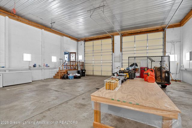 1140 N Smith Road, Eaton Rapids, MI 48827