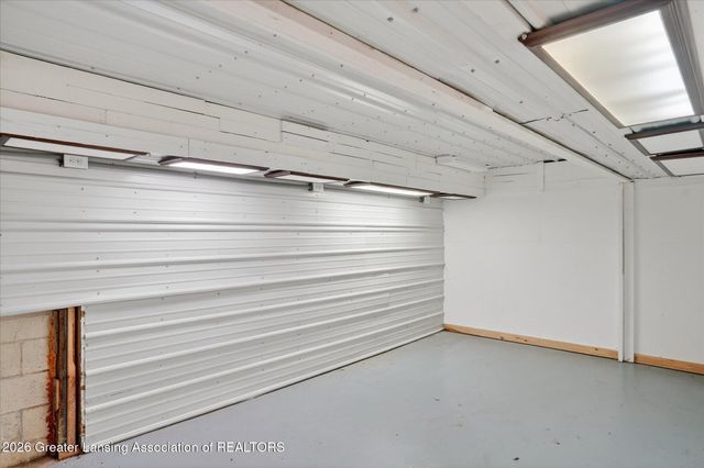 1140 N Smith Road, Eaton Rapids, MI 48827