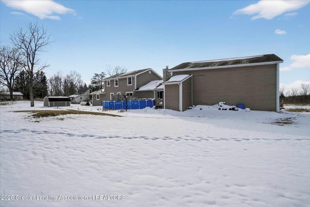 1140 N Smith Road, Eaton Rapids, MI 48827