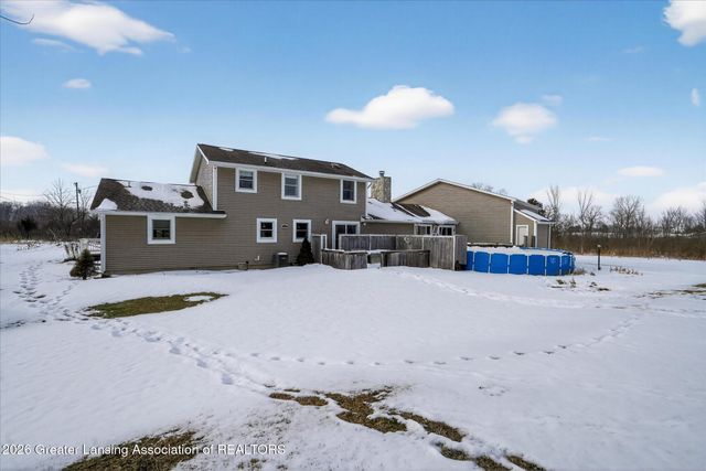 1140 N Smith Road, Eaton Rapids, MI 48827