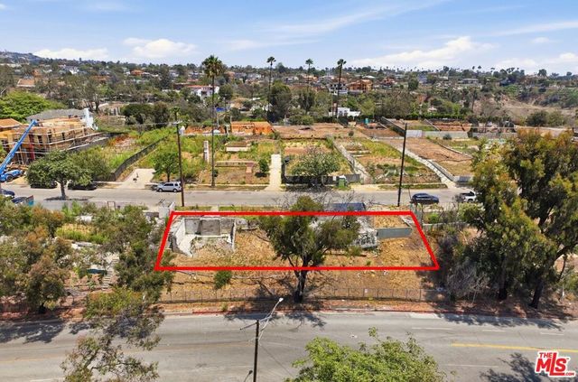 545 N Las Casas Avenue, Los Angeles, CA 90272