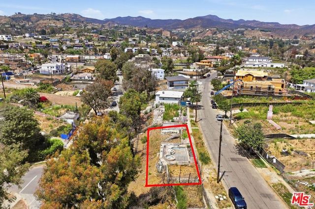 545 N Las Casas Avenue, Los Angeles, CA 90272