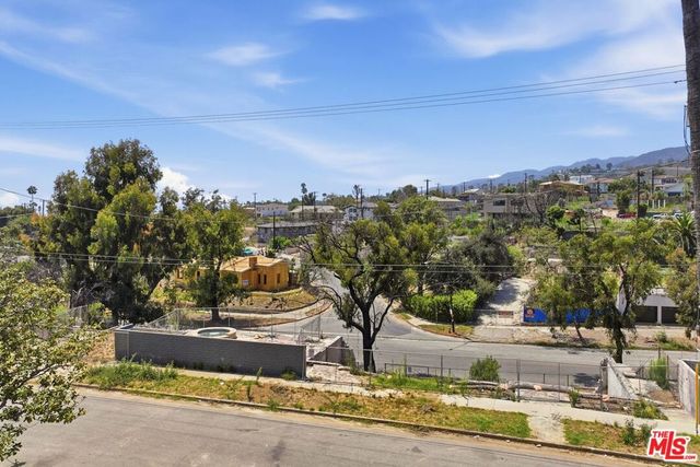 545 N Las Casas Avenue, Los Angeles, CA 90272