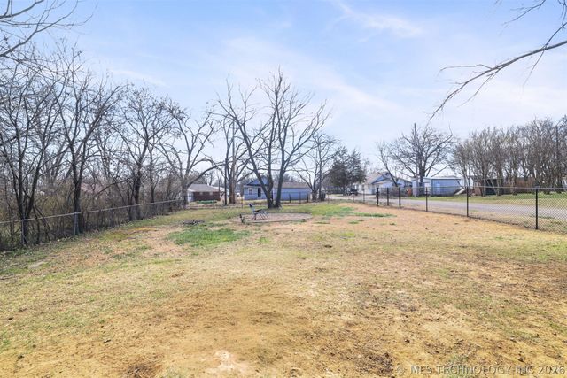 1325 Houston, Durant, OK 74701