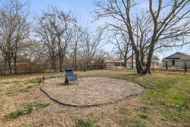 1325 Houston, Durant, OK 74701