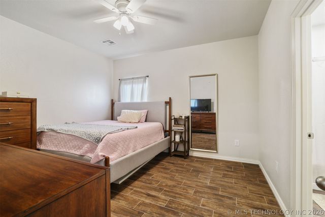 1325 Houston, Durant, OK 74701