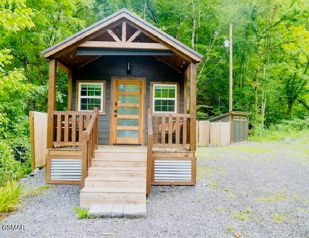 742 Hardin Lane, Sevierville, TN 37862