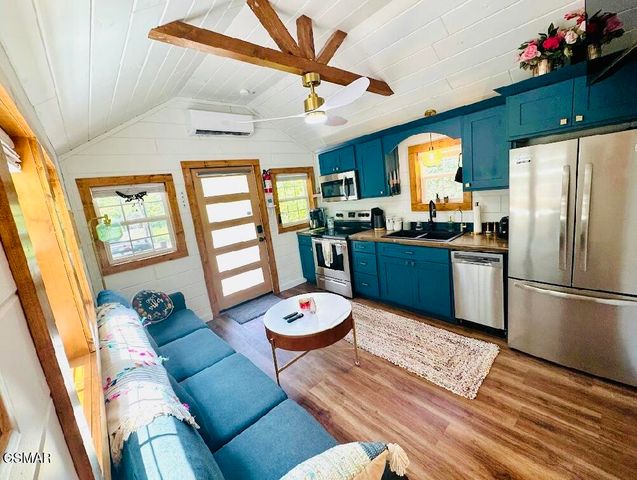 742 Hardin Lane, Sevierville, TN 37862