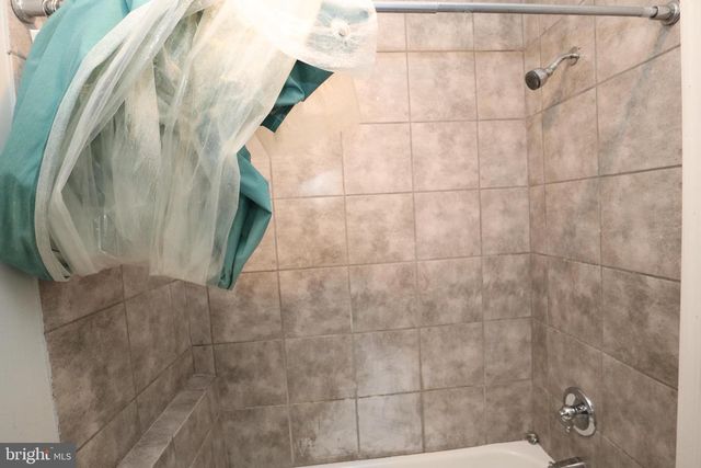 5744 CHESTNUT ST, Philadelphia, PA 19139