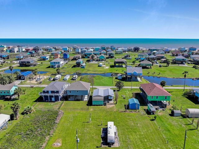 1980 Avenue F, Crystal Beach, TX 77650