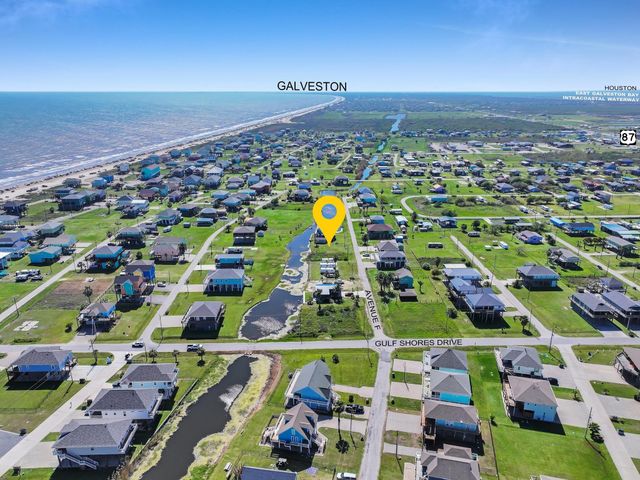1980 Avenue F, Crystal Beach, TX 77650