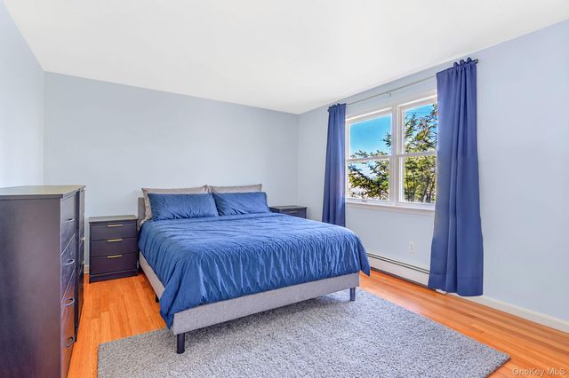 1400 Wave Avenue, Medford, NY 11763