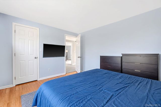 1400 Wave Avenue, Medford, NY 11763