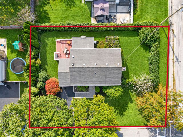 1400 Wave Avenue, Medford, NY 11763