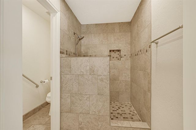 8210 Letica Drive, Houston, TX 77040