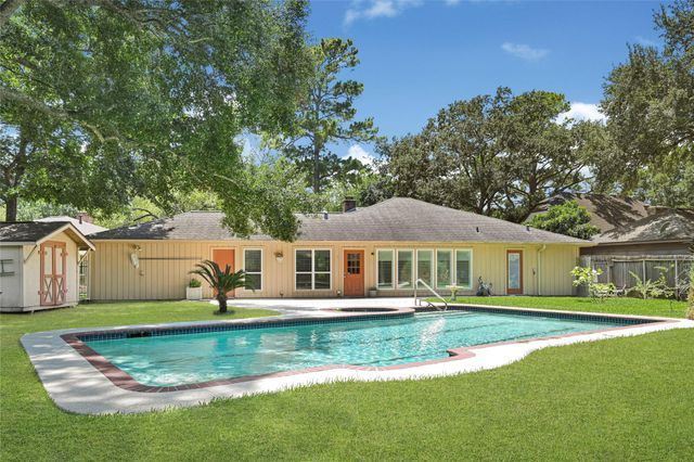 8210 Letica Drive, Houston, TX 77040