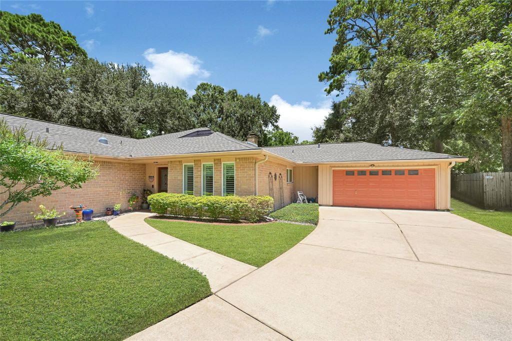 8210 Letica Drive, Houston, TX 77040