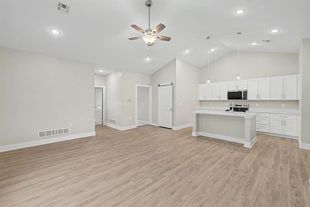 2718 Amelia Ln., Salina, KS 67401