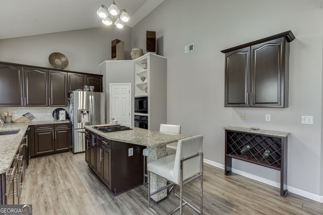 3795 Regal Oaks Drive, Suwanee, GA 30024