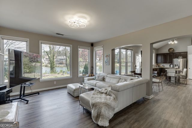 3795 Regal Oaks Drive, Suwanee, GA 30024