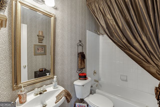 3795 Regal Oaks Drive, Suwanee, GA 30024