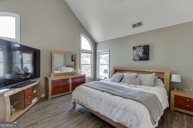 3795 Regal Oaks Drive, Suwanee, GA 30024