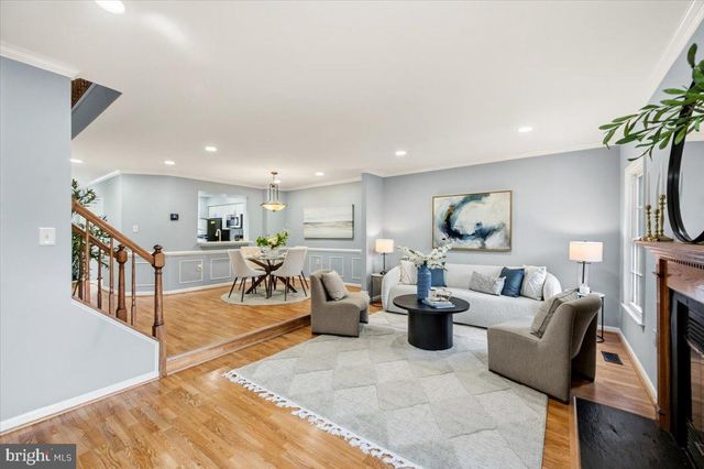 21140 WINDING BROOK SQ, Ashburn, VA 20147