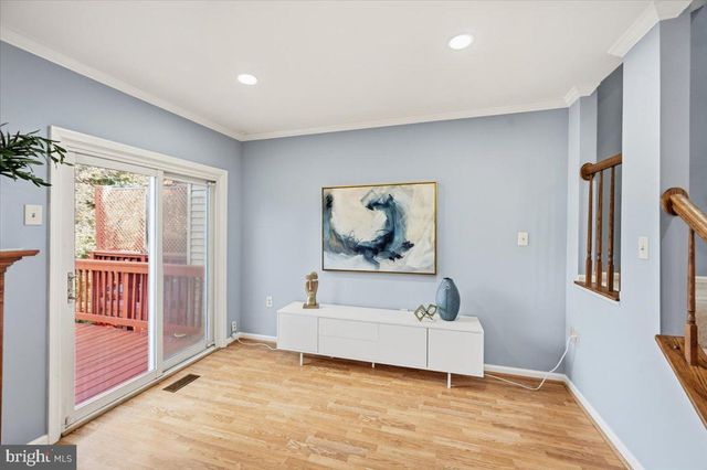 21140 WINDING BROOK SQ, Ashburn, VA 20147