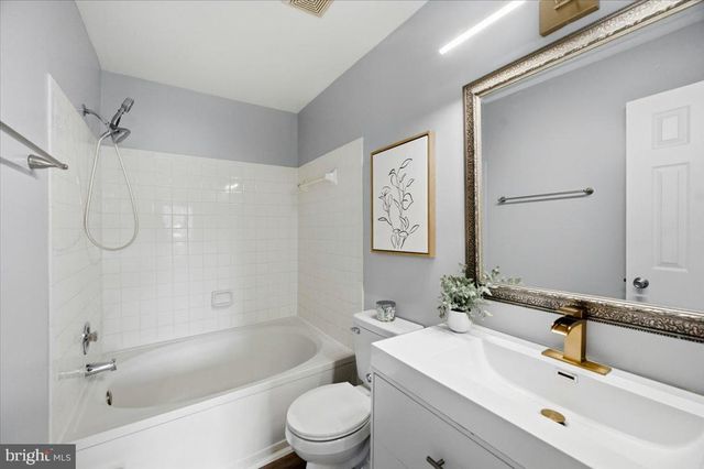 21140 WINDING BROOK SQ, Ashburn, VA 20147