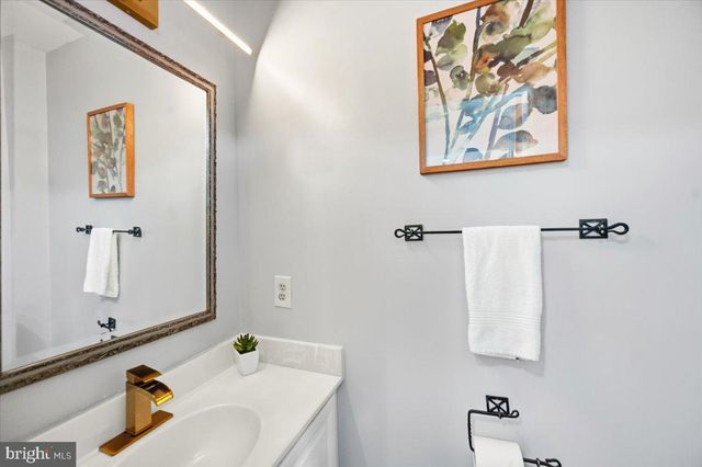 21140 WINDING BROOK SQ, Ashburn, VA 20147