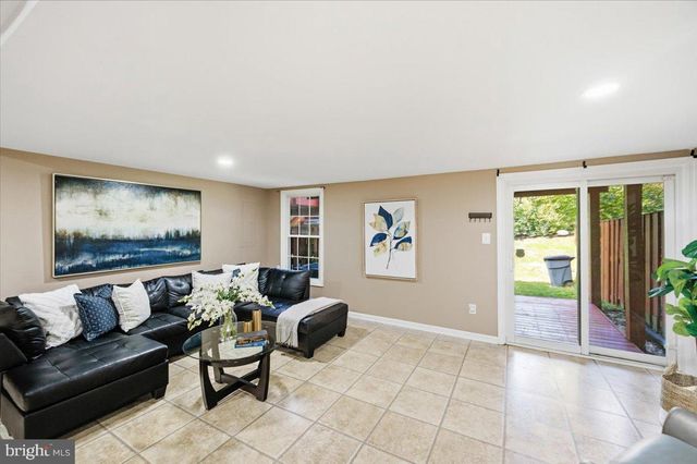 21140 WINDING BROOK SQ, Ashburn, VA 20147