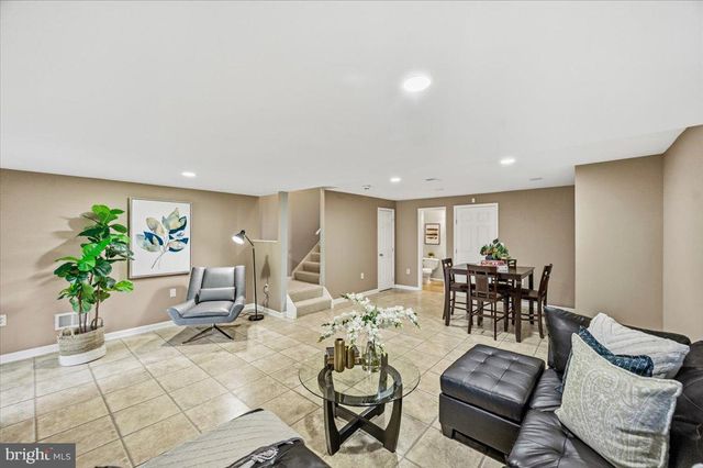 21140 WINDING BROOK SQ, Ashburn, VA 20147