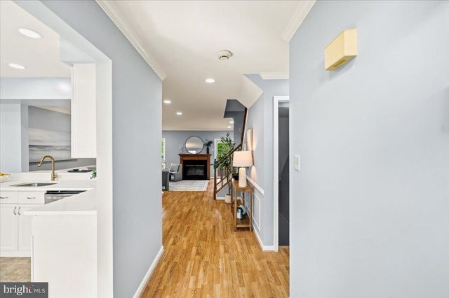 21140 WINDING BROOK SQ, Ashburn, VA 20147