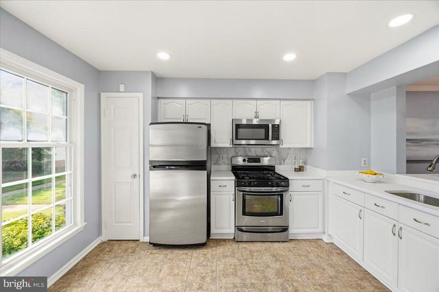 21140 WINDING BROOK SQ, Ashburn, VA 20147