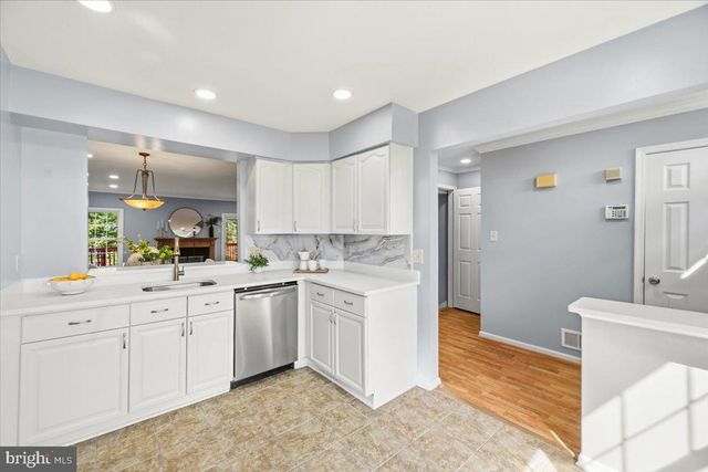 21140 WINDING BROOK SQ, Ashburn, VA 20147