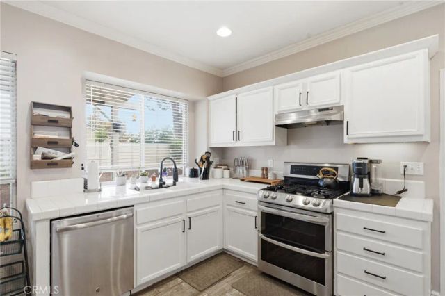 2580 Taylor, Corona, CA 92882