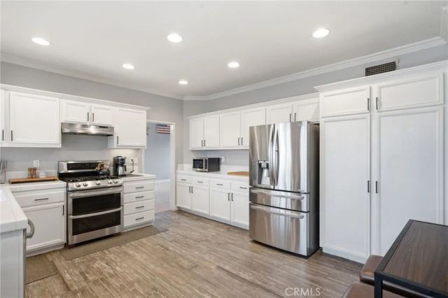 2580 Taylor, Corona, CA 92882