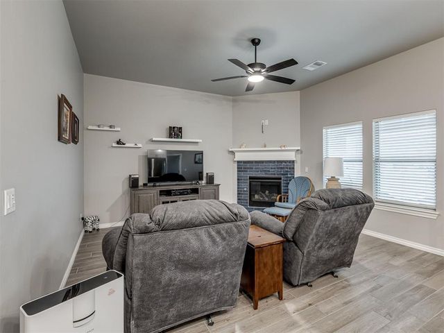 9317 NW 90th Street, Yukon, OK 73099