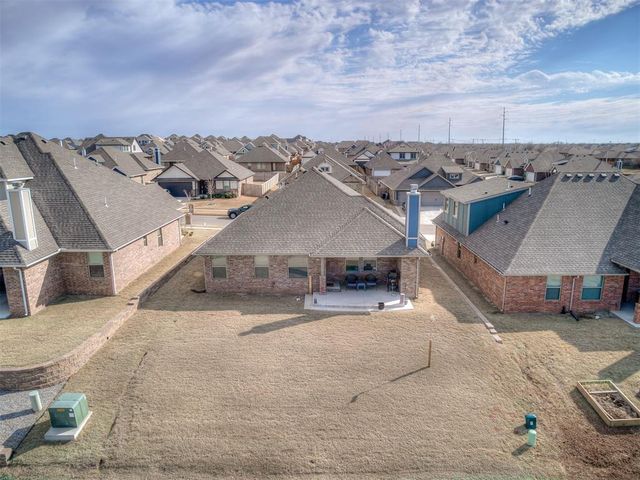 9317 NW 90th Street, Yukon, OK 73099