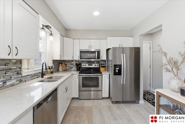 2331 S 124th Street, Omaha, NE 68144