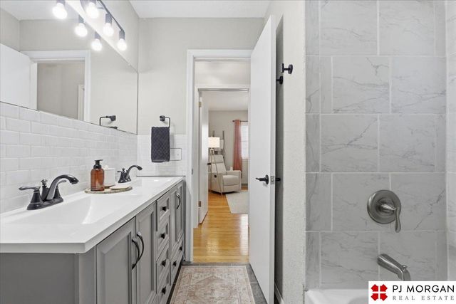 2331 S 124th Street, Omaha, NE 68144