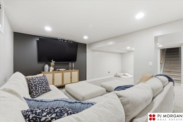 2331 S 124th Street, Omaha, NE 68144