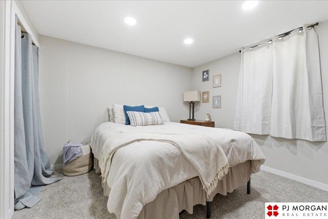 2331 S 124th Street, Omaha, NE 68144