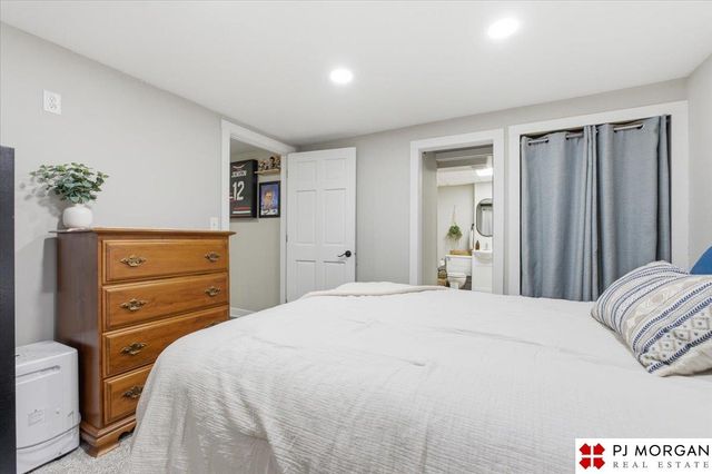 2331 S 124th Street, Omaha, NE 68144